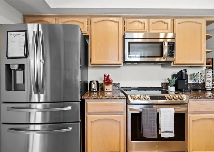 Heated Pool & Spa, Game Room, 4 Bdrm * Glendale