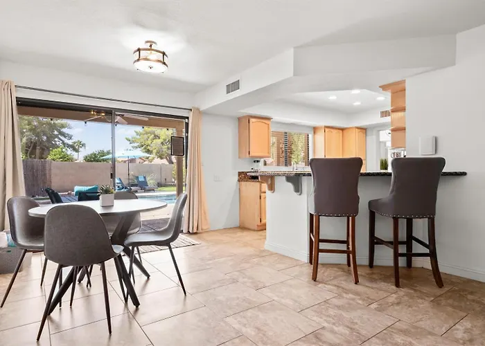 Heated Pool & Spa, Game Room, 4 Bdrm Dom wakacyjny