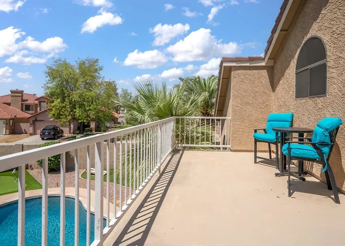 Dom wakacyjny Heated Pool & Spa, Game Room, 4 Bdrm Glendale